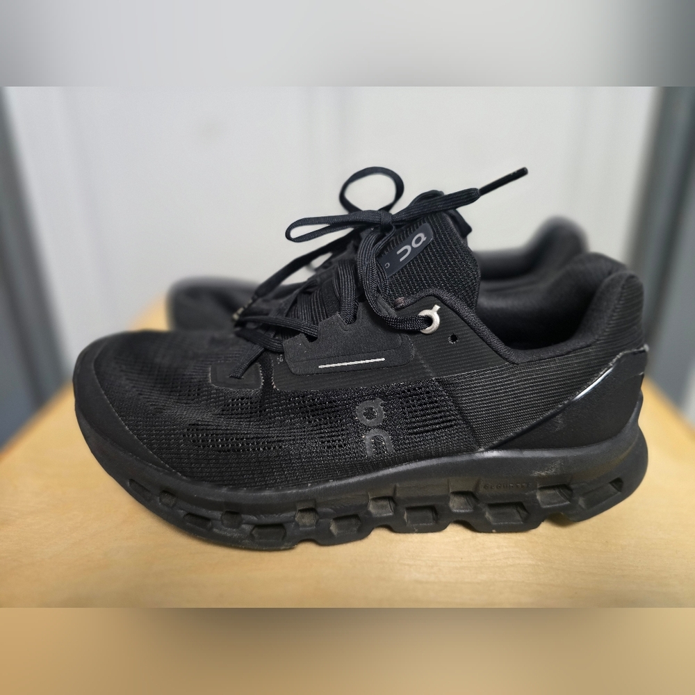 On Cloudstratus Running Shoes